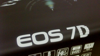 Supposed Canon EOS 7D Poster and Lenses Turn Up Online